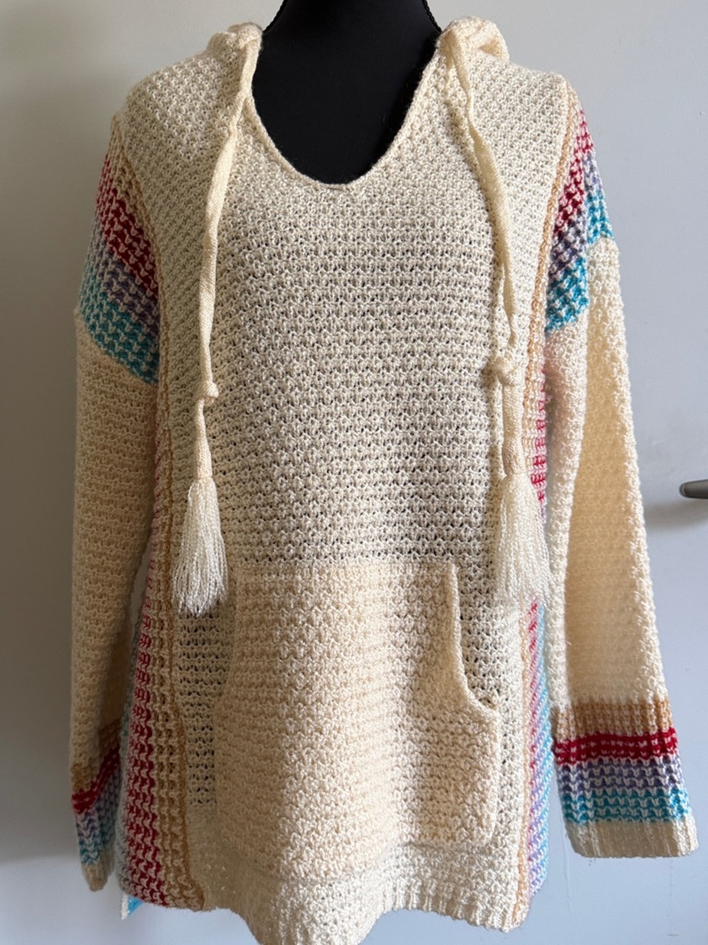 Cream Knit Hooded Sweater with Multicolor Accent Front Pocket (unbranded) Sz M